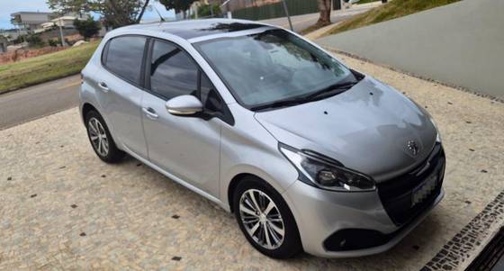 PEUGEOT 208 1.6 GRIFFE 16V FLEX 4P AUTOMÁTICO PEUGEOT 208 1.6 GRIFFE 16V FLEX 4P AUTOMÁTICO